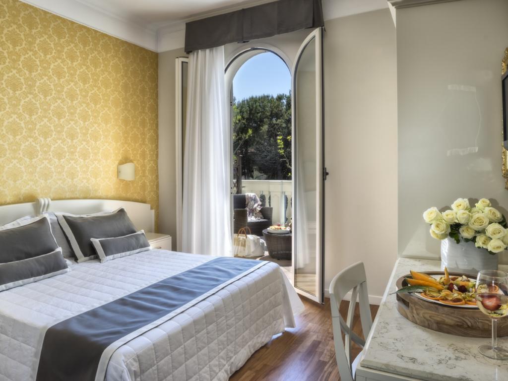 Novecento Suite Hotel Riccione Buitenkant foto