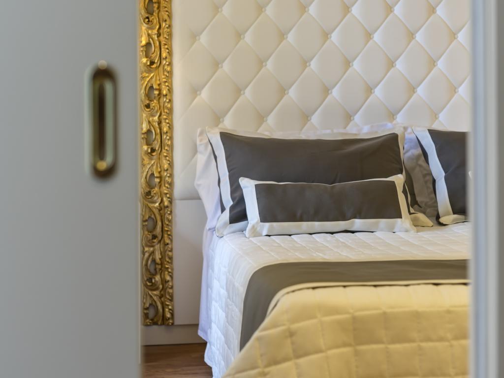 Novecento Suite Hotel Riccione Buitenkant foto