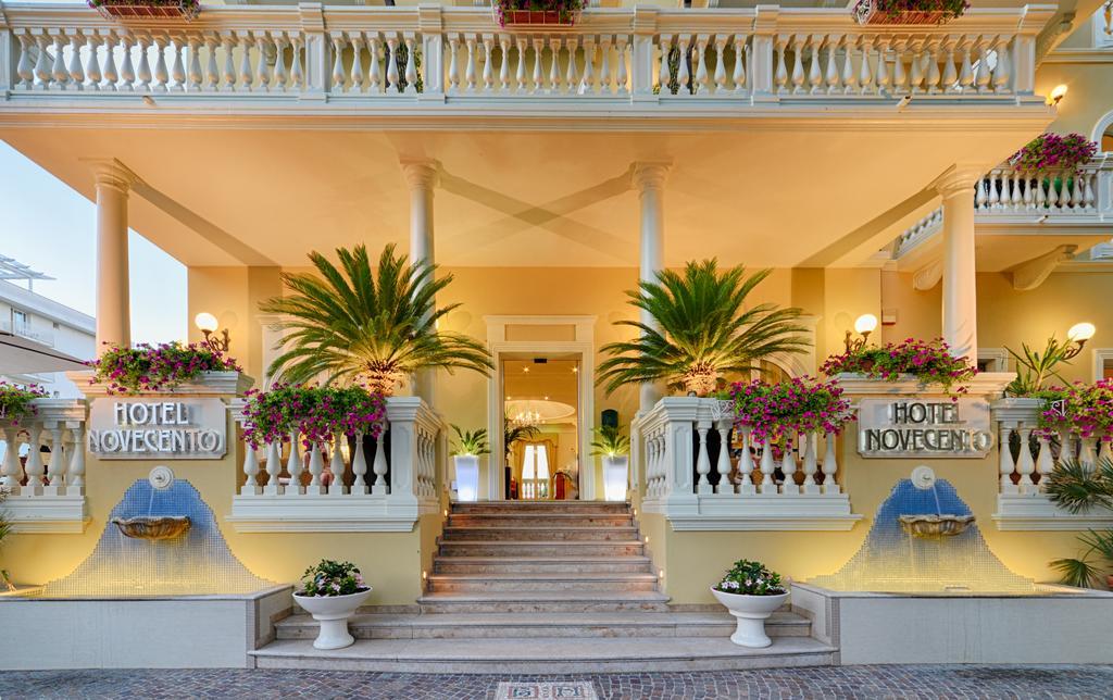 Novecento Suite Hotel Riccione Buitenkant foto