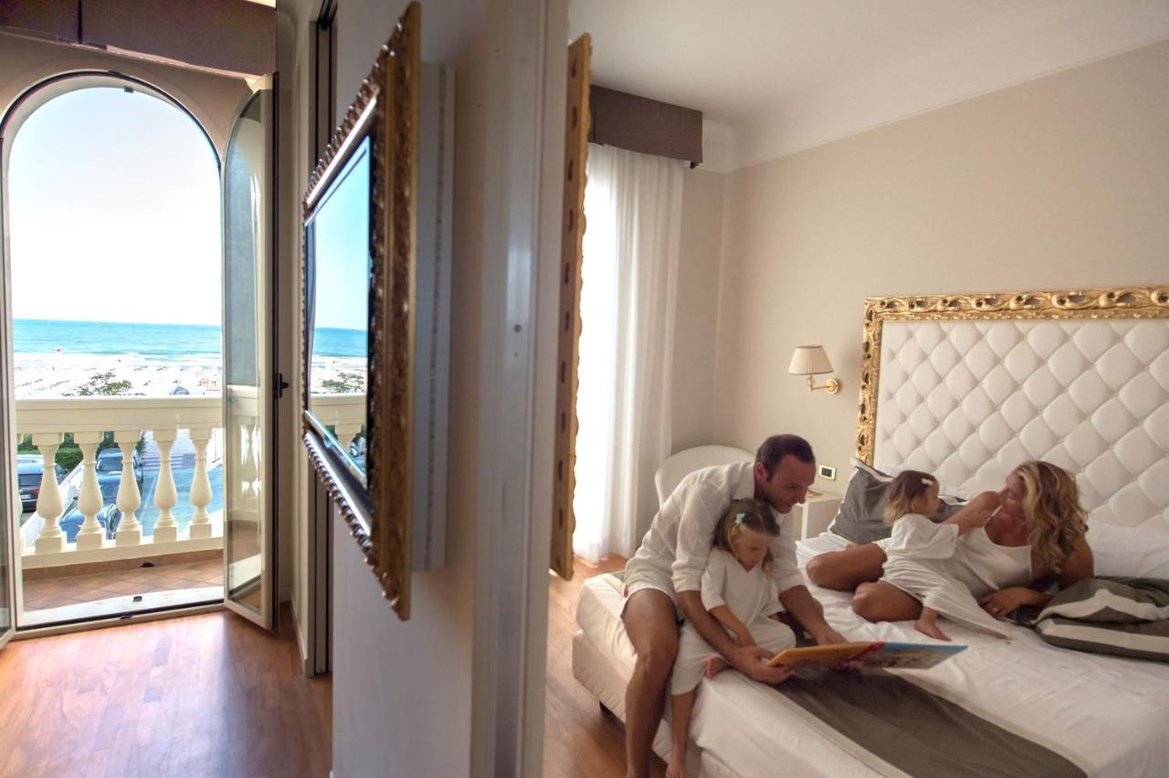 Novecento Suite Hotel Riccione Buitenkant foto