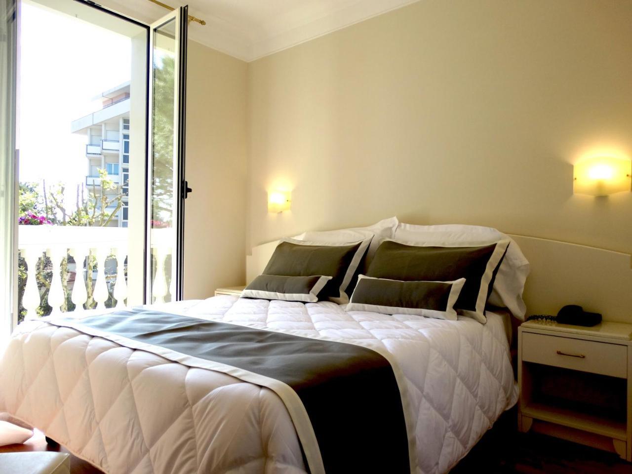 Novecento Suite Hotel Riccione Buitenkant foto