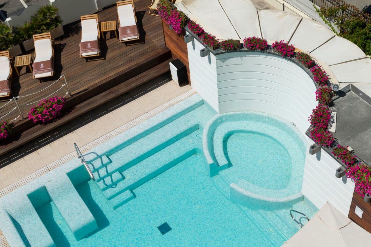 Novecento Suite Hotel Riccione Buitenkant foto